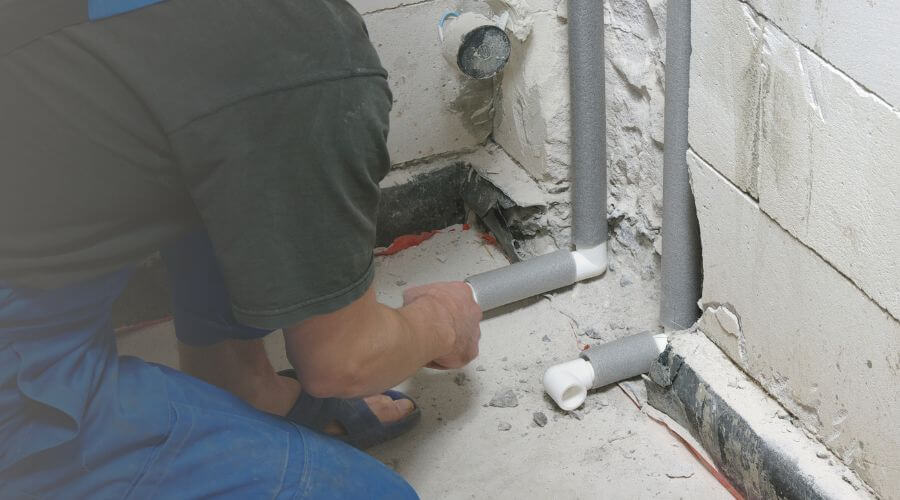 Expert burst pipe repair services in Arapahoe, NC